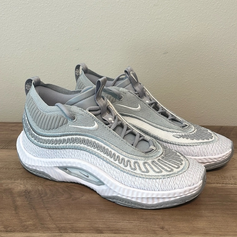 Nike Basketball Cosmic Unity 3